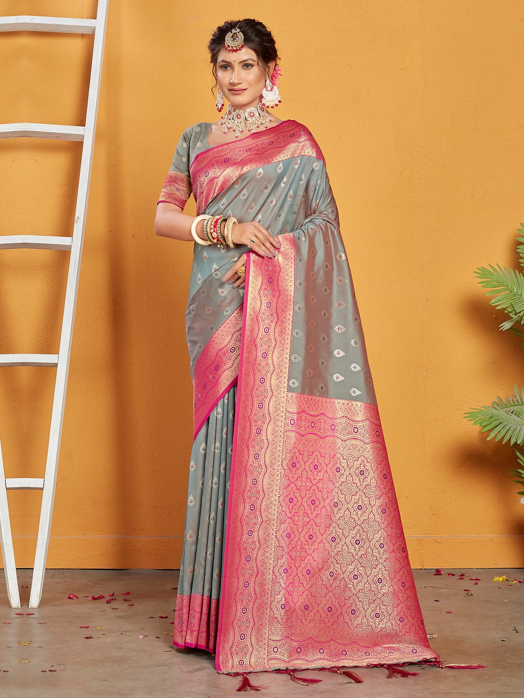 Premium Banarasi Woven Grey & Pink Rich Pallu Saree with Tessels