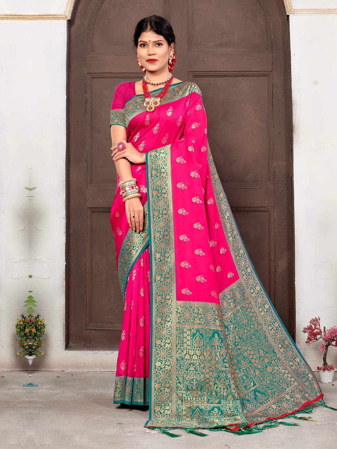 Exclusive Pink & Rama Banarasi Silk Rich Pallu Saree With Fancy Tessels.
